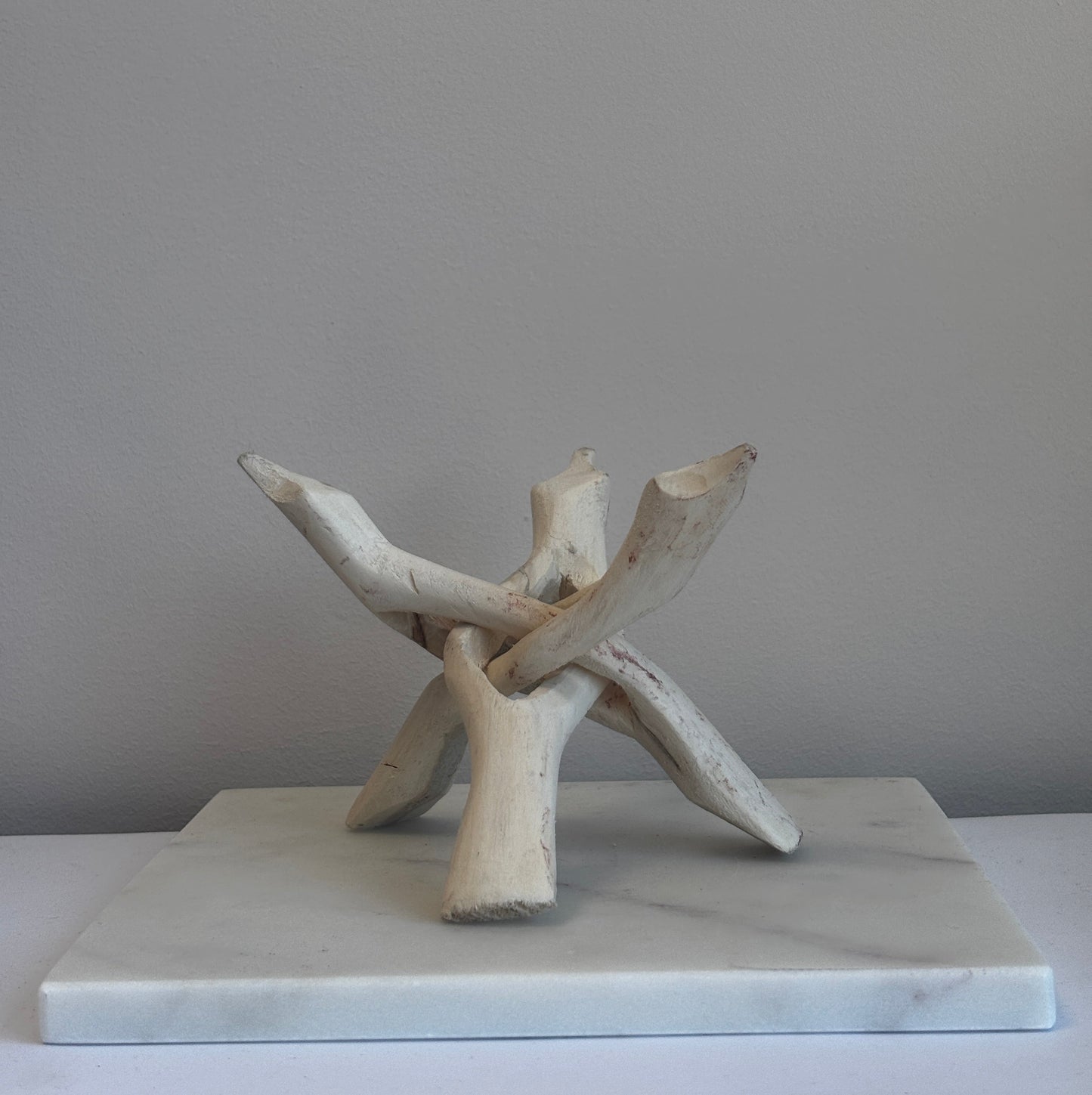 Houten edelsteen standaard – Natuurlijk display (licht & donker hout)