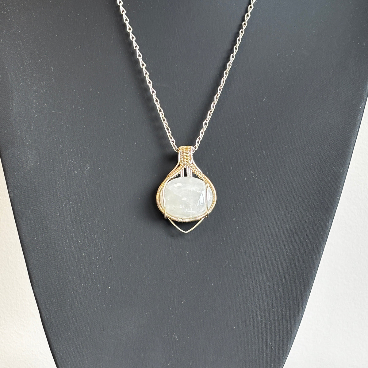 Witte maansteen, ketting