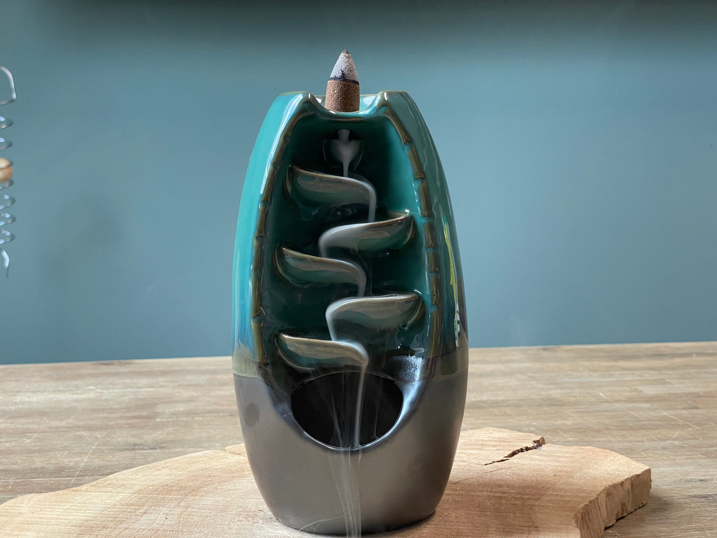 Backflow wierookbrander, waterval