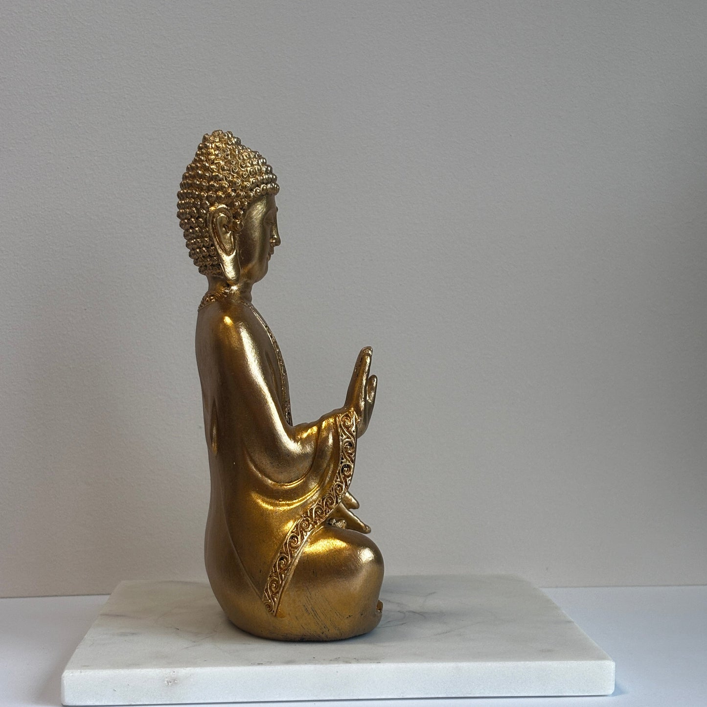 Gouden Boeddha Beeld | Symbool voor Rust, Bescherming en Balans | DiBA