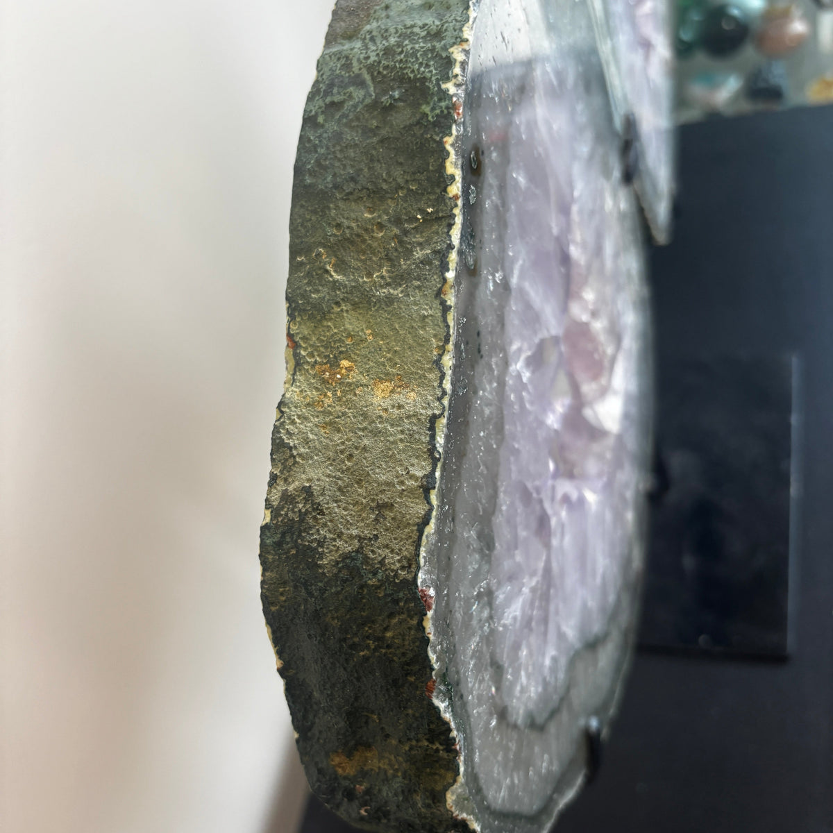 Amethist portal op standaard, statement piece