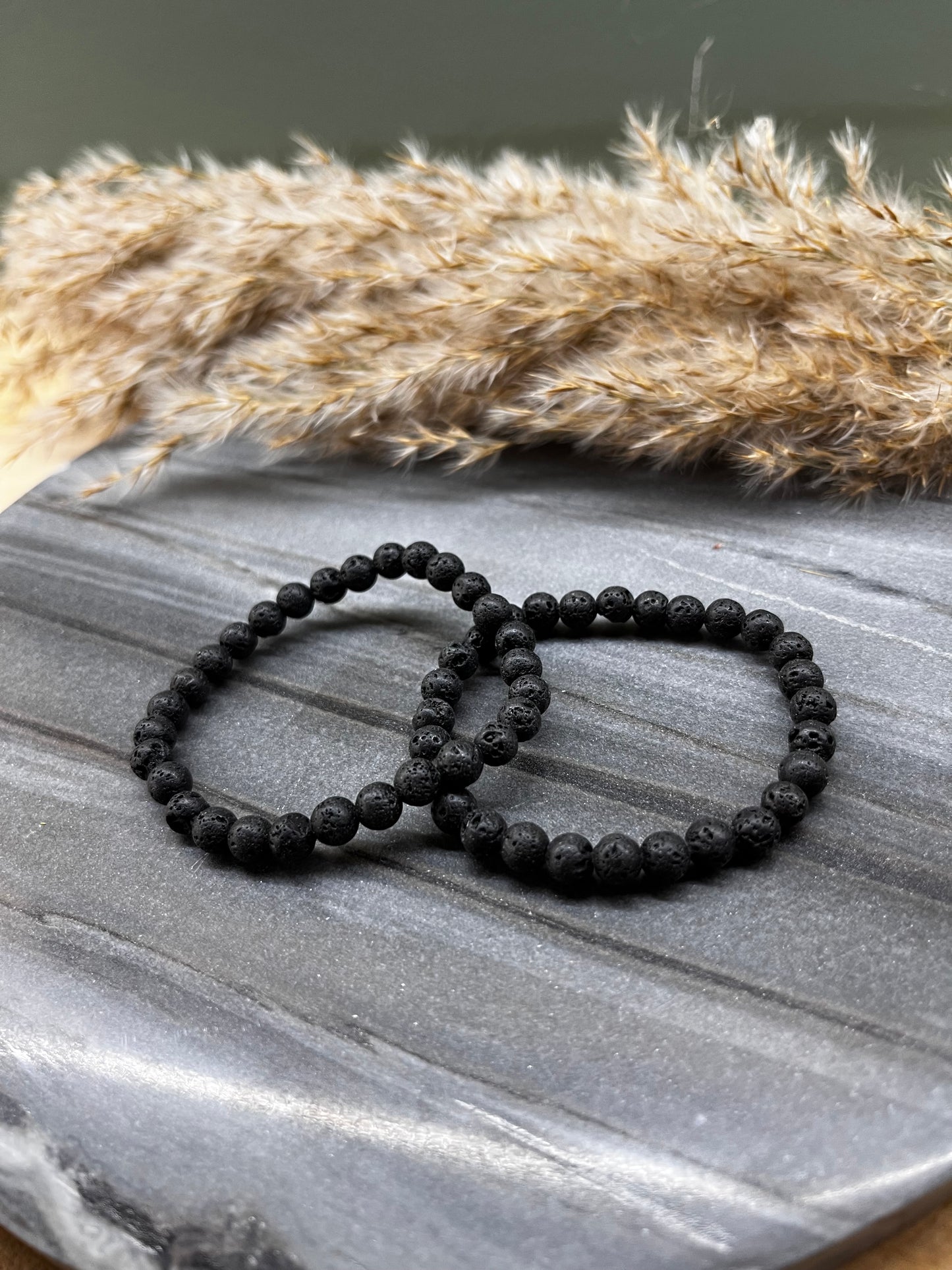 Lavasteen, armband 6 mm kraal