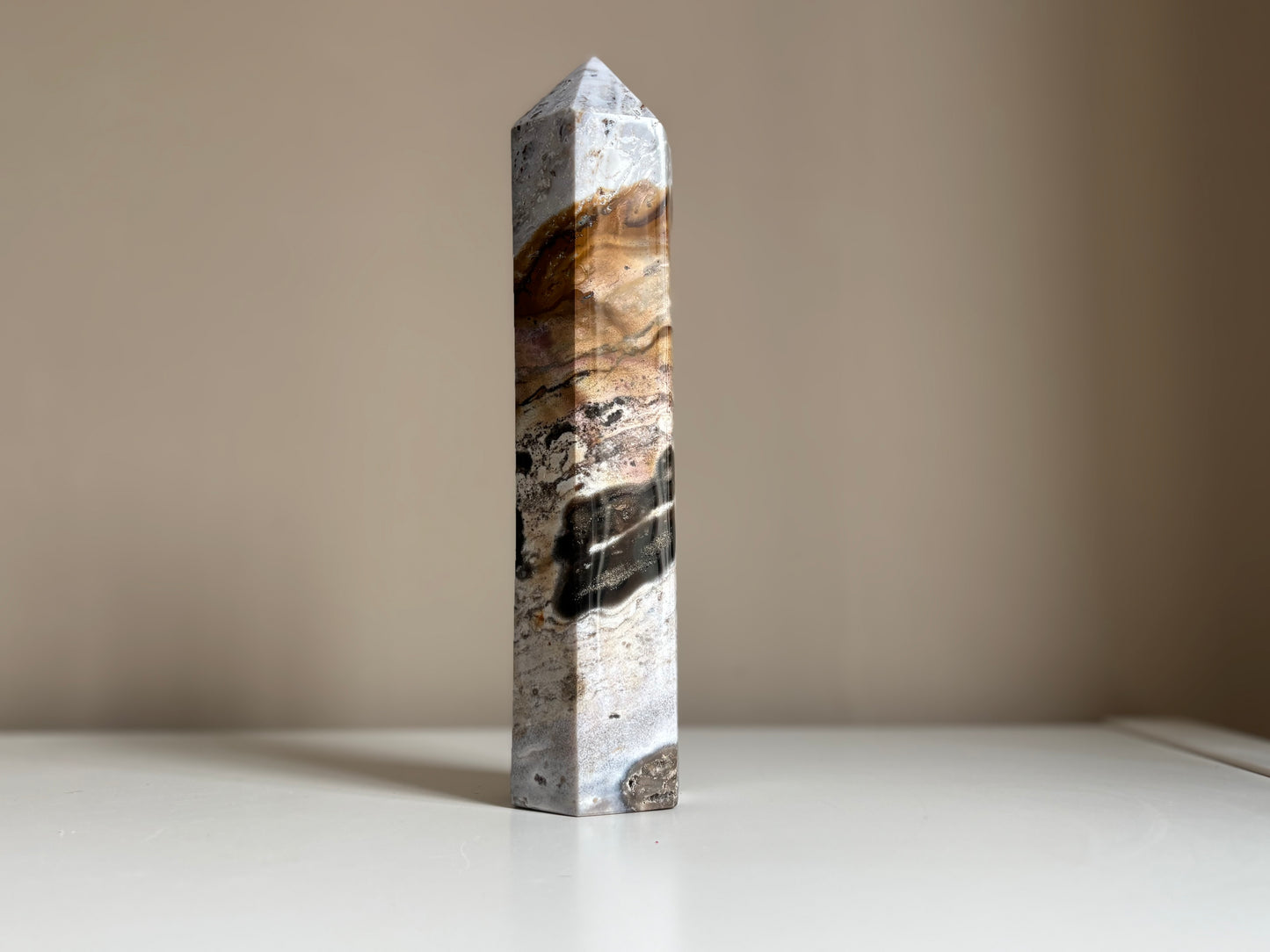 Oceaan jaspis, obelisk