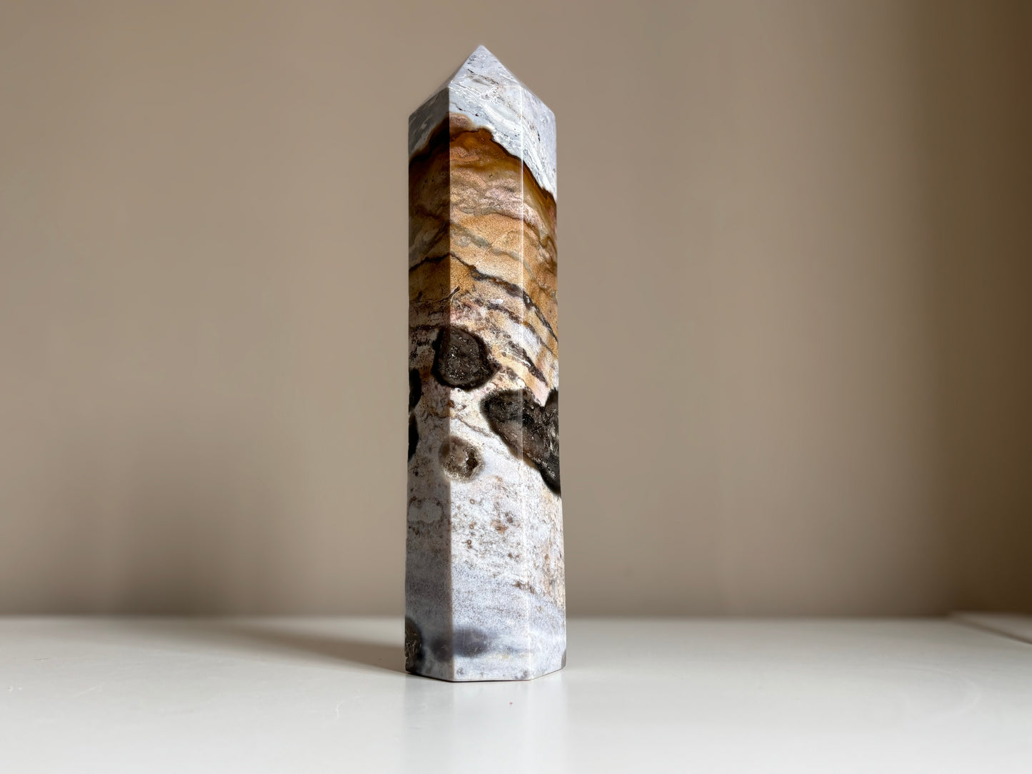 Oceaan jaspis, obelisk