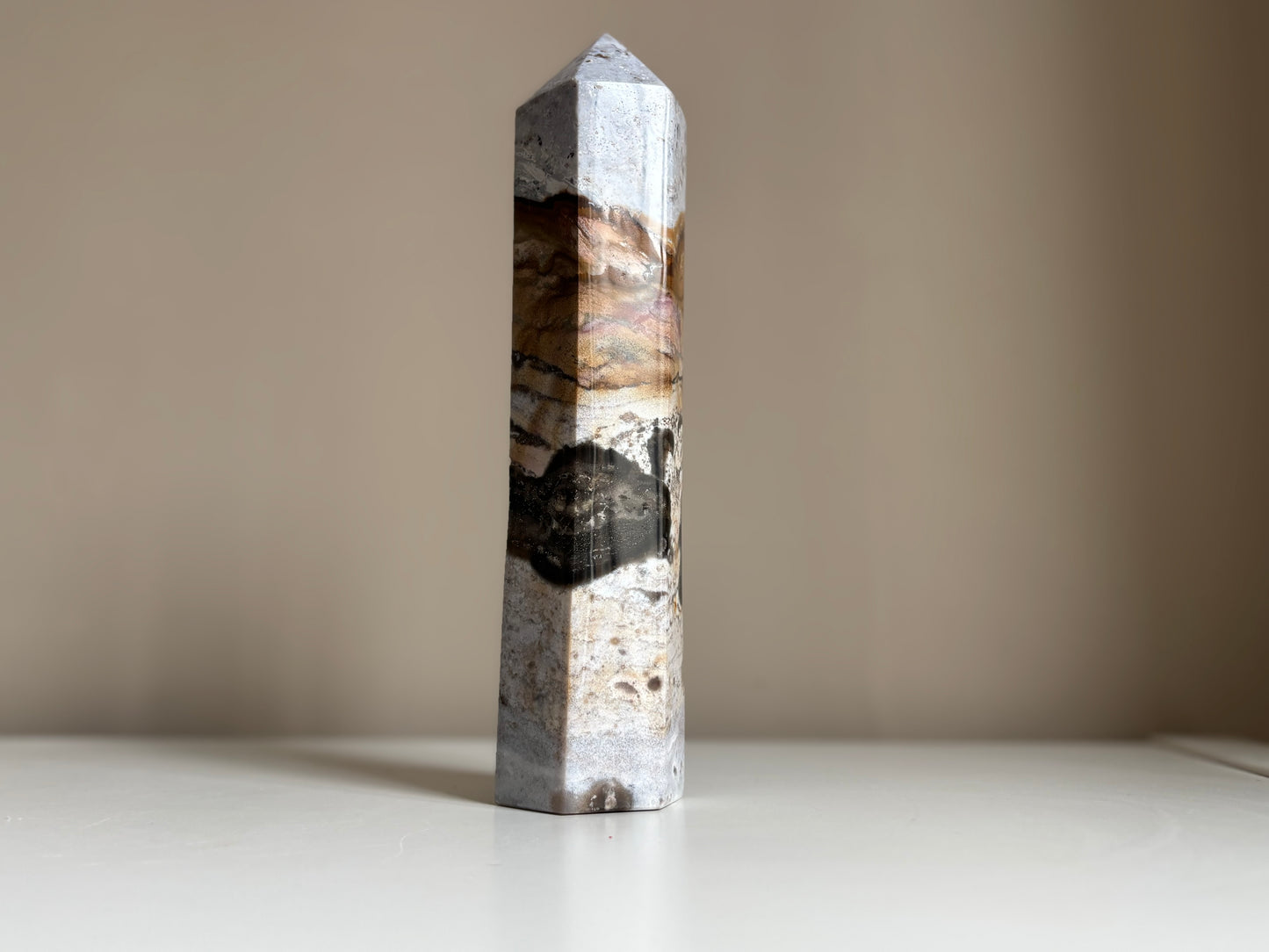 Oceaan jaspis, obelisk