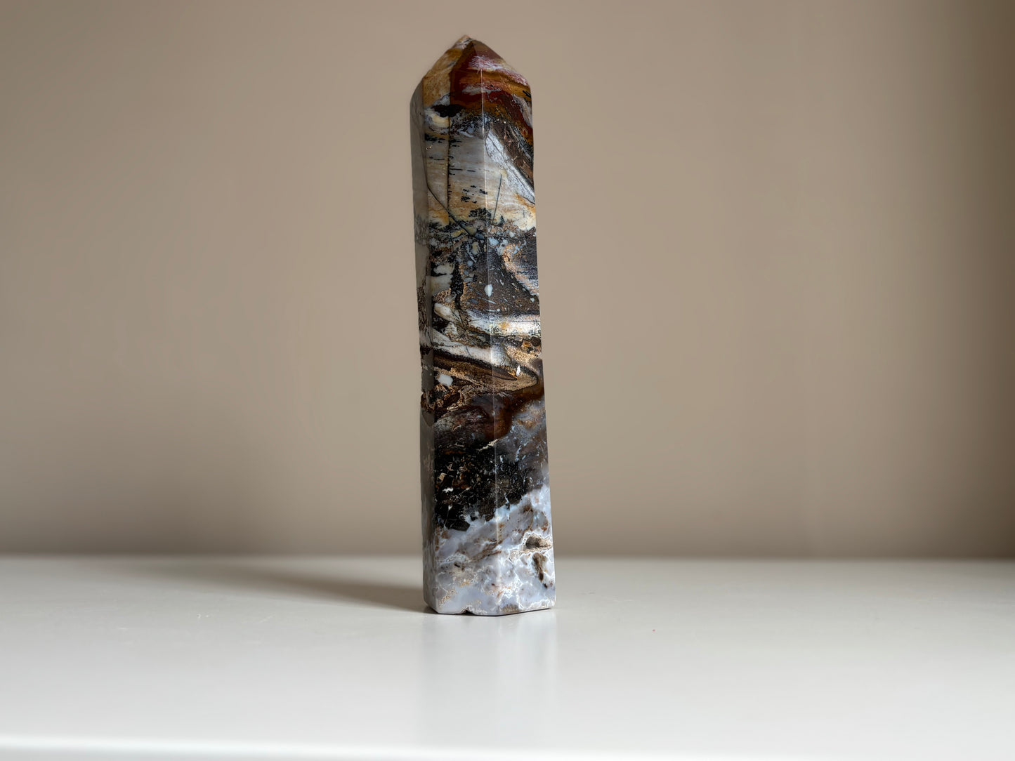 Oceaan jaspis, obelisk