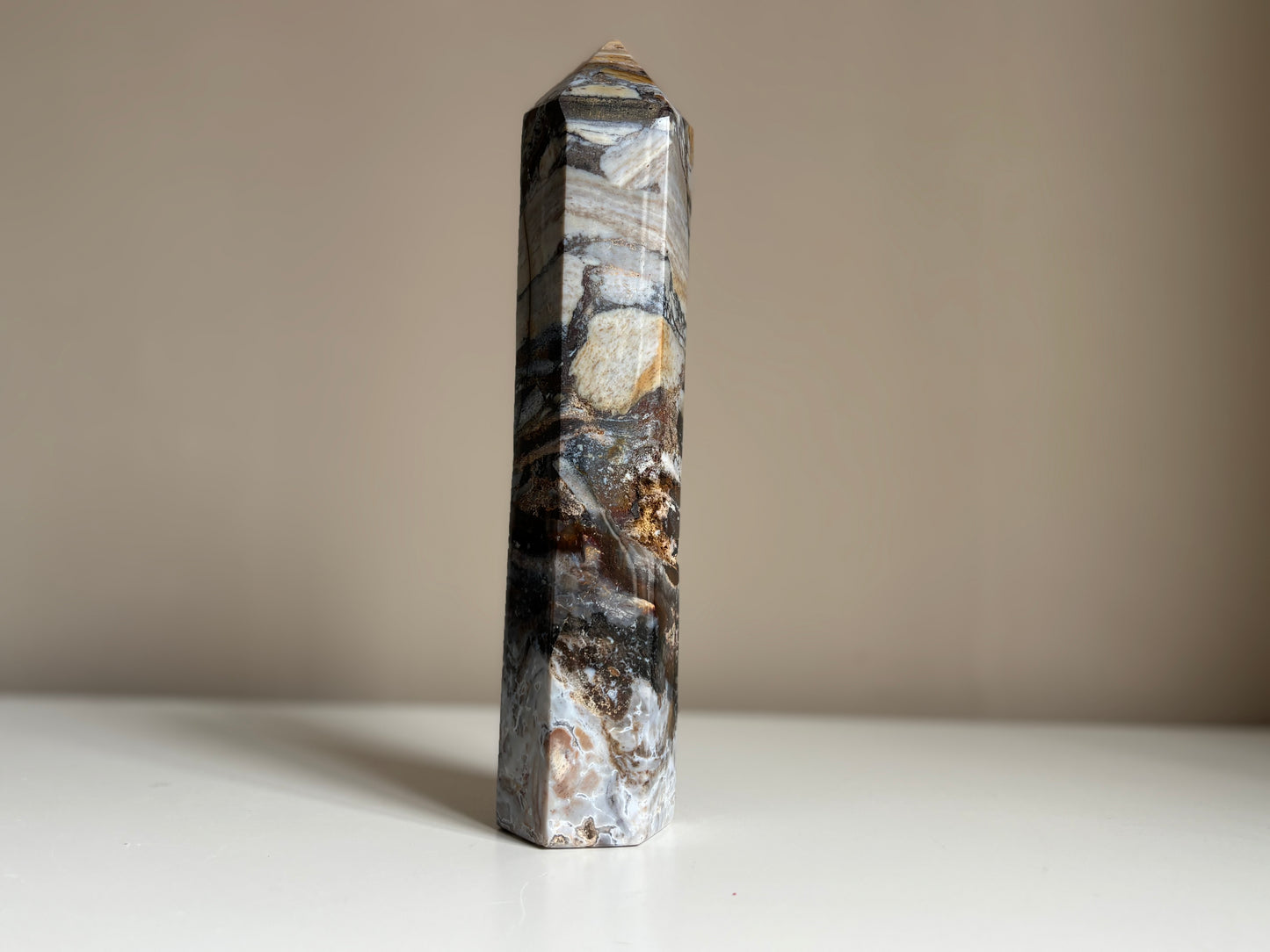 Oceaan jaspis, obelisk