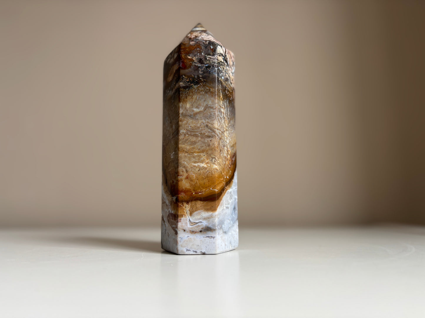 Oceaan jaspis, obelisk