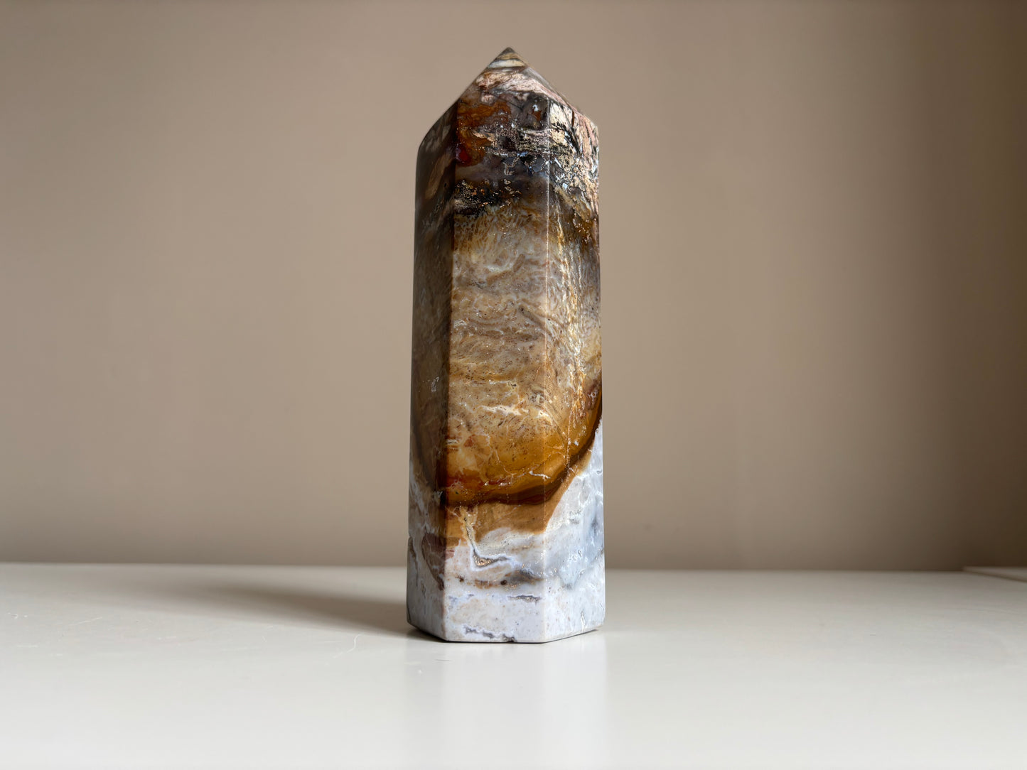 Oceaan jaspis, obelisk