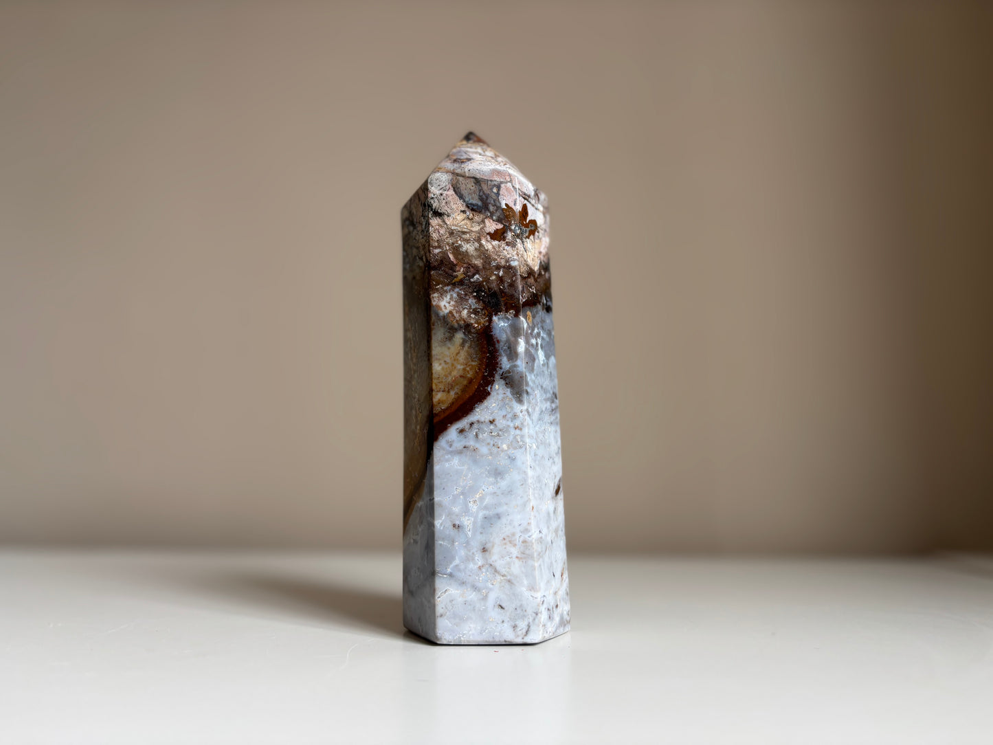 Oceaan jaspis, obelisk