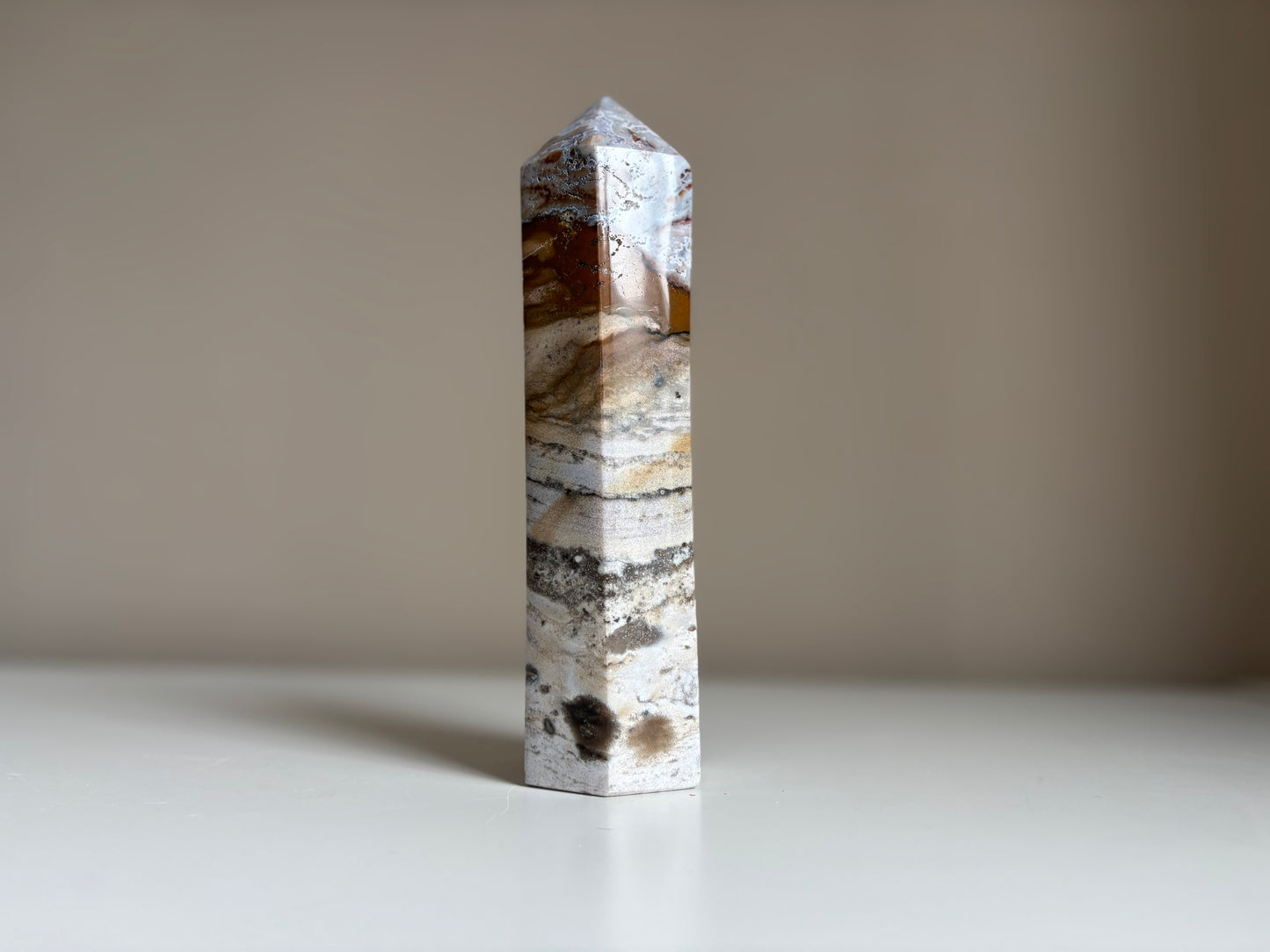 Oceaan jaspis, obelisk