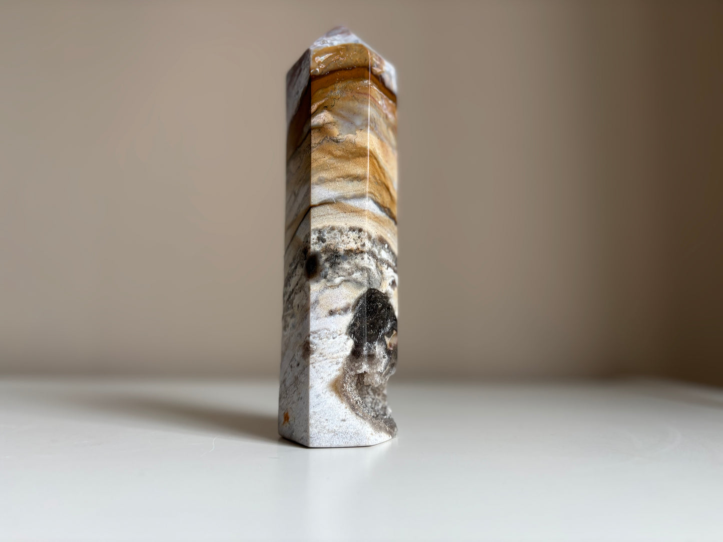 Oceaan jaspis, obelisk