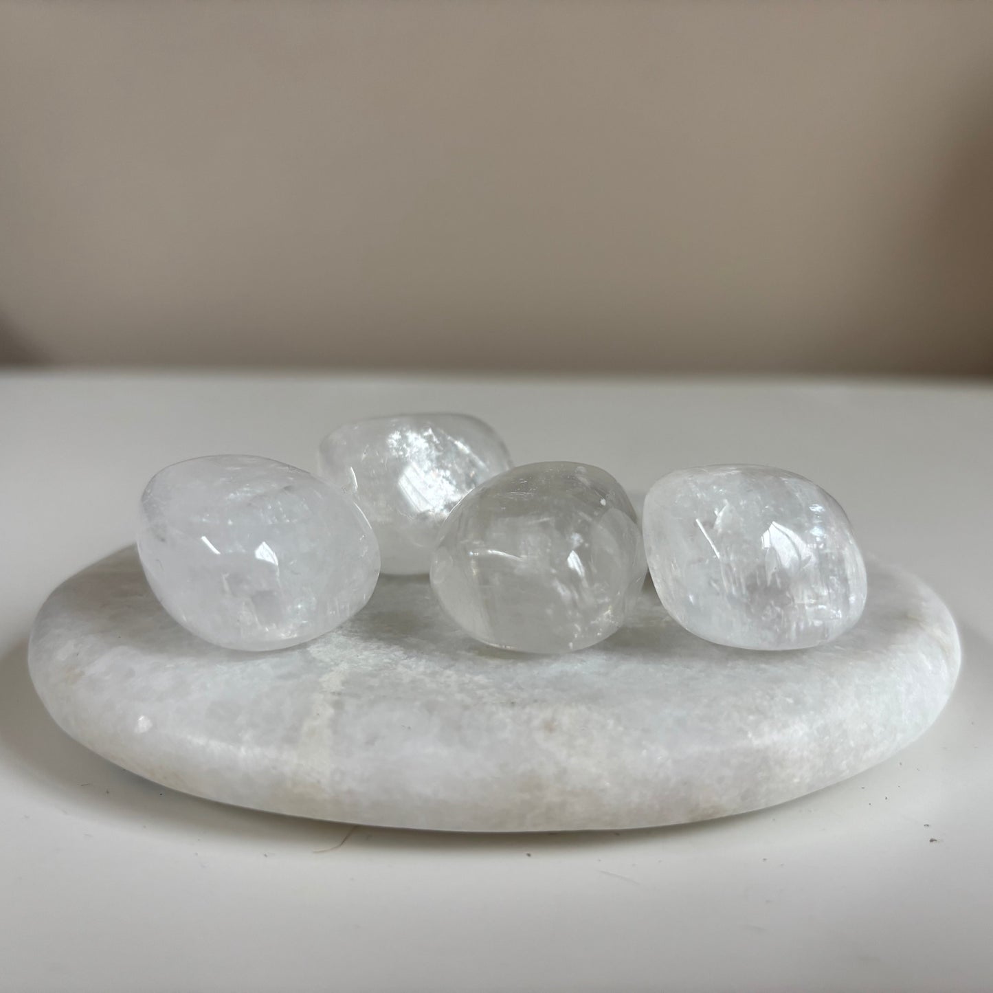 Calciet, wit
