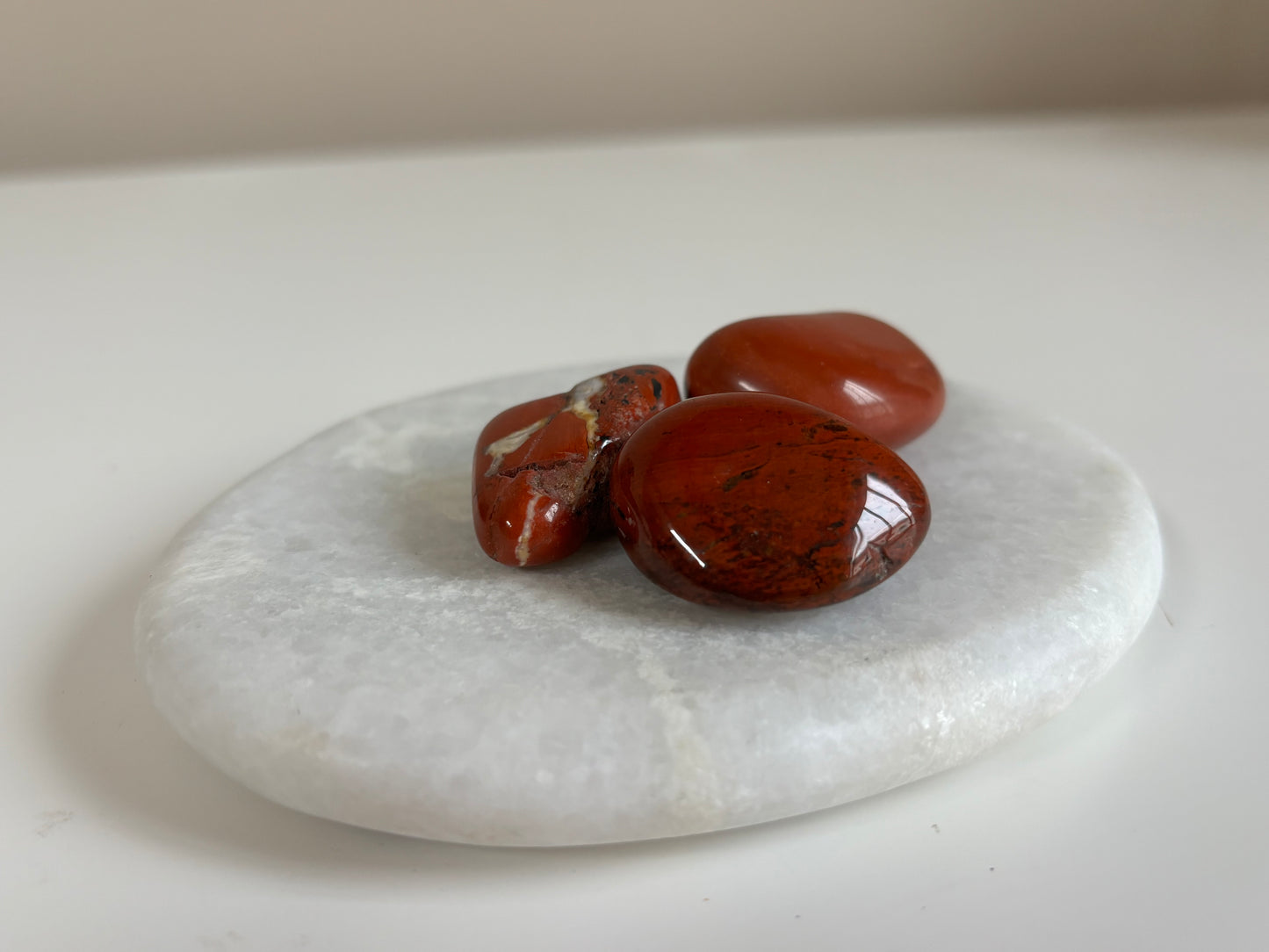 Jaspis rood, trommelsteen