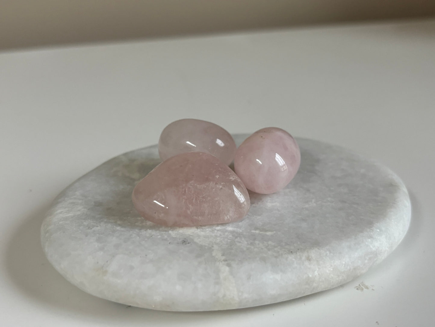 Rozenkwarts trommelsteen