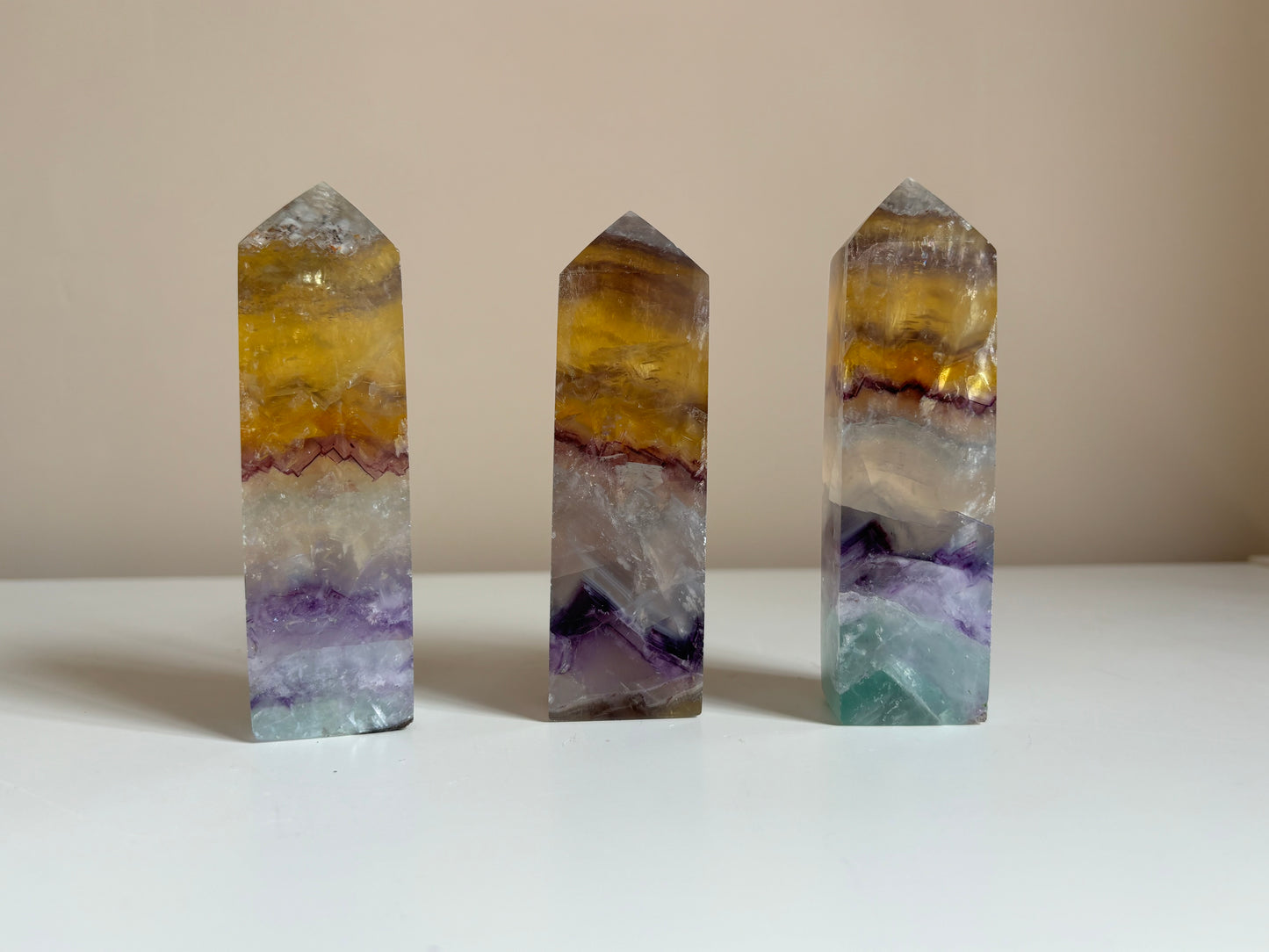 Regenboog fluoriet obelisk