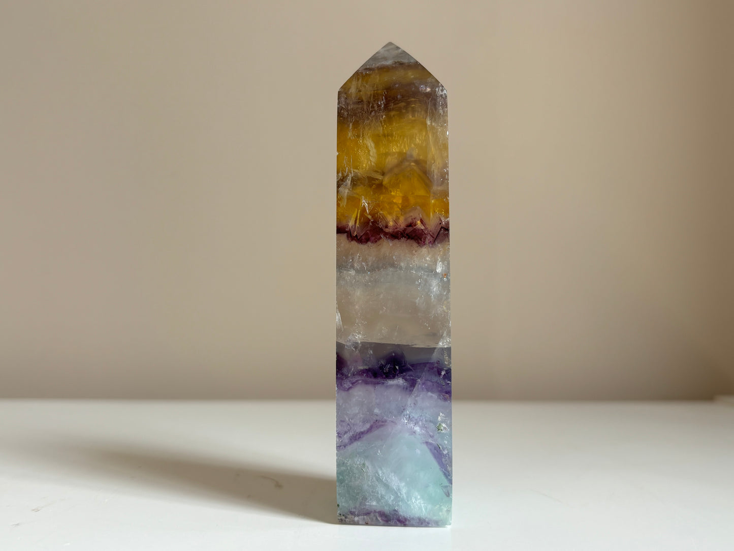 Regenboog fluoriet obelisk