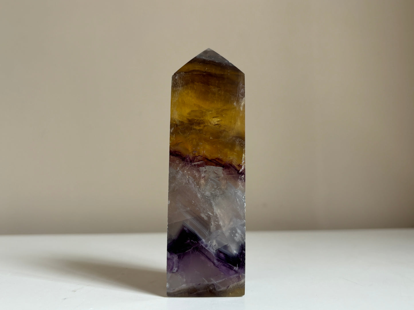 Regenboog fluoriet obelisk