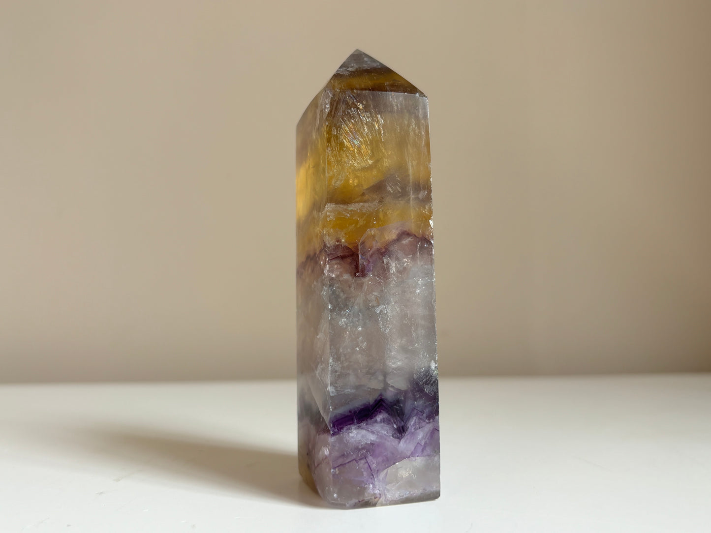 Regenboog fluoriet obelisk