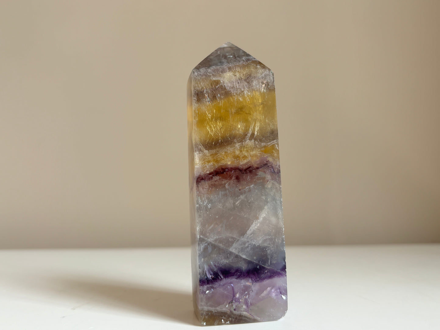 Regenboog fluoriet obelisk