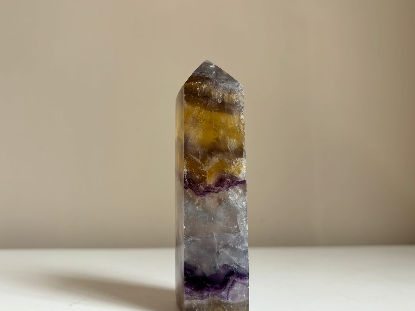 Regenboog fluoriet obelisk