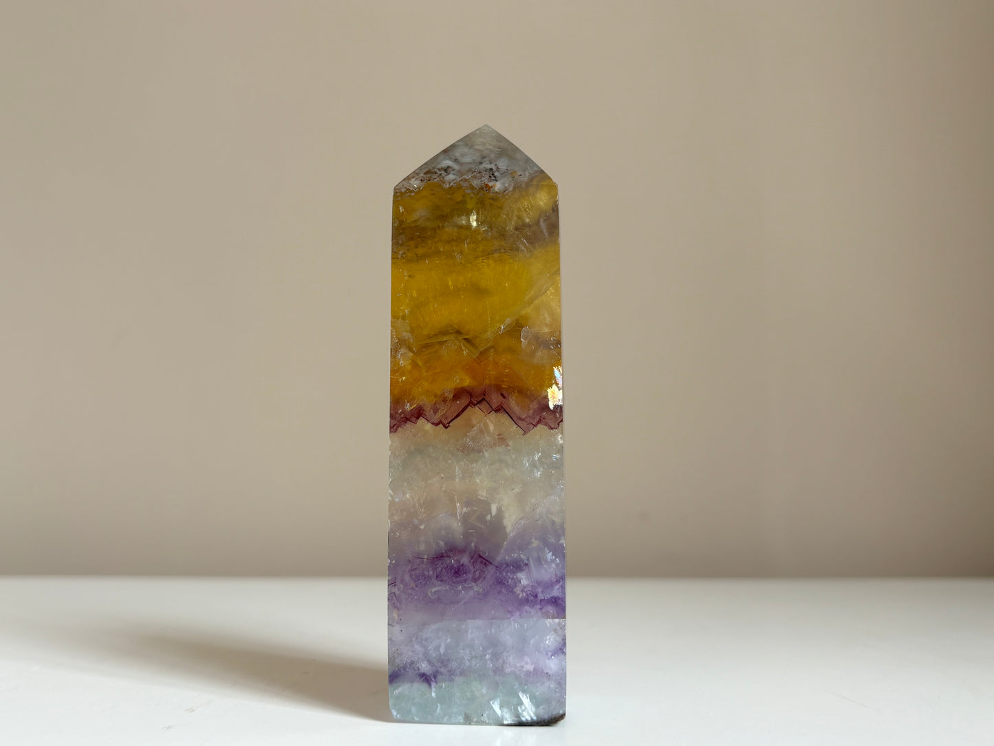 Regenboog fluoriet obelisk