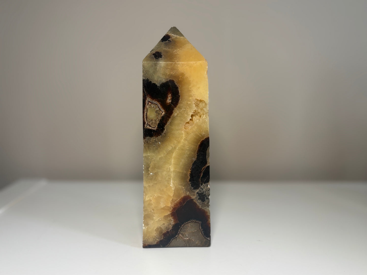 Septarie obelisk