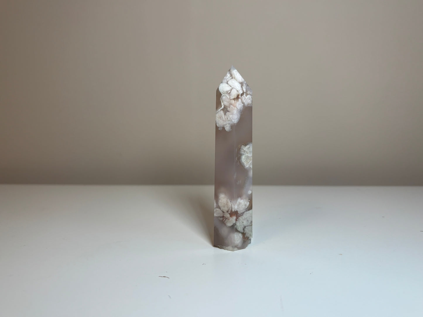 Flower agaat obelisk