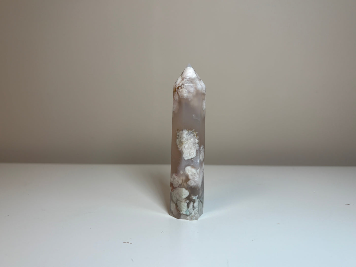 Flower agaat obelisk
