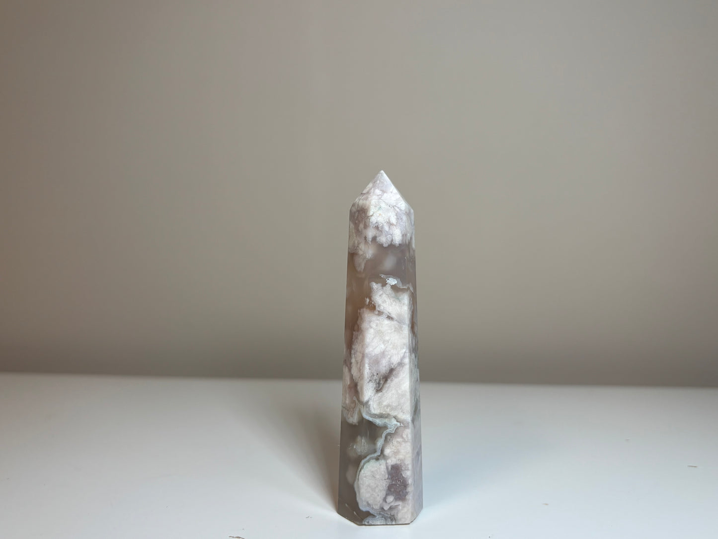 Flower agaat obelisk