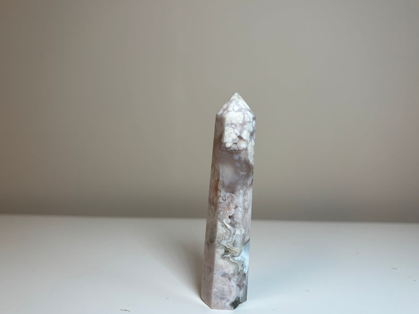 Flower agaat obelisk
