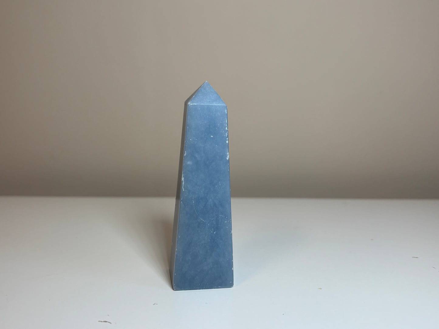 Angeliet, obelisk