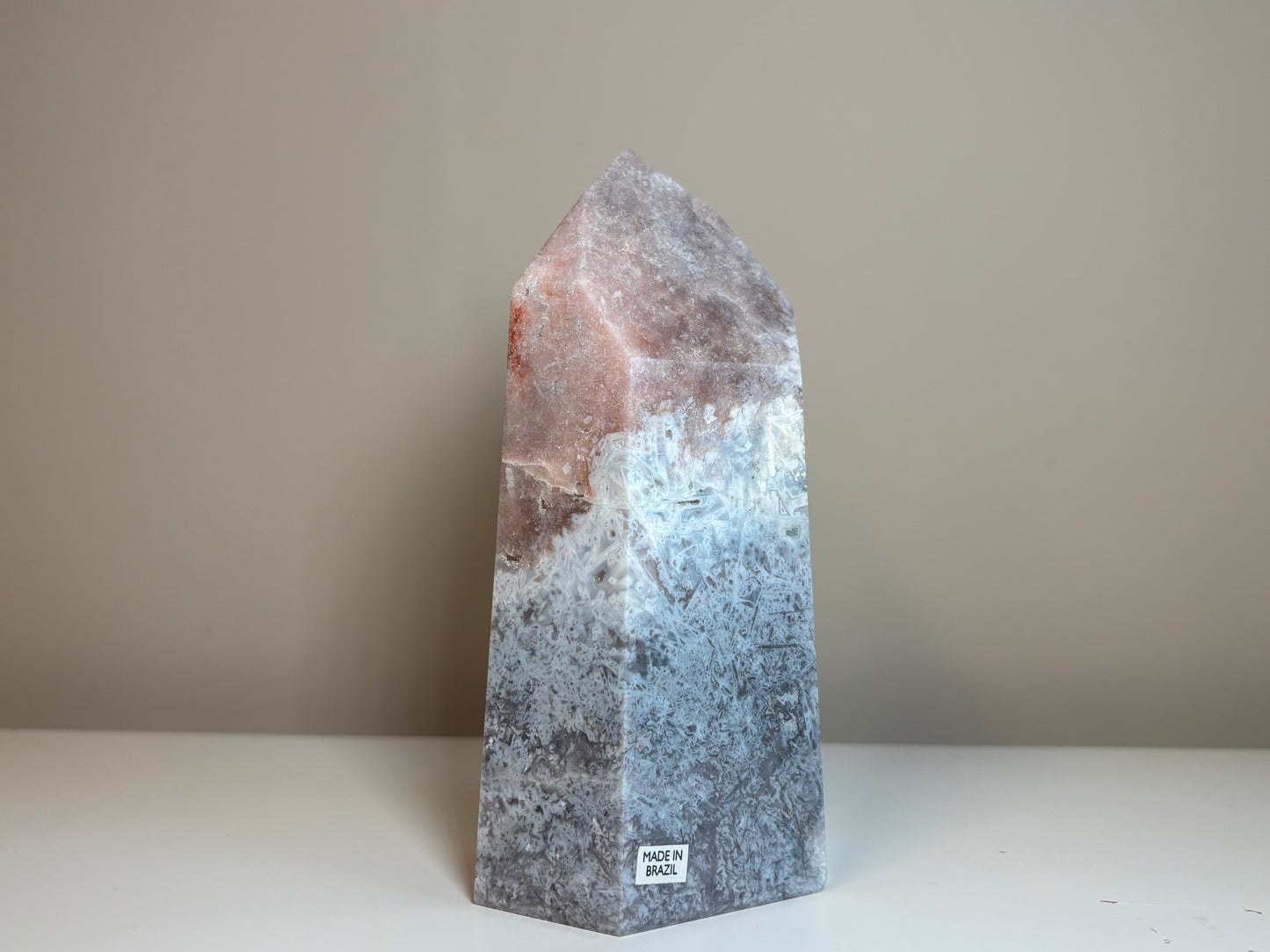 Amethist roze, obelisk, nummer 1.