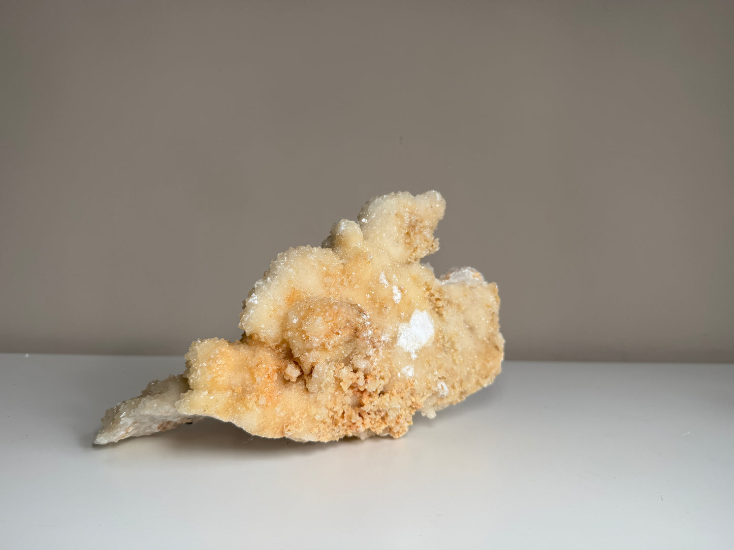Calciet wit, ruw stuk
