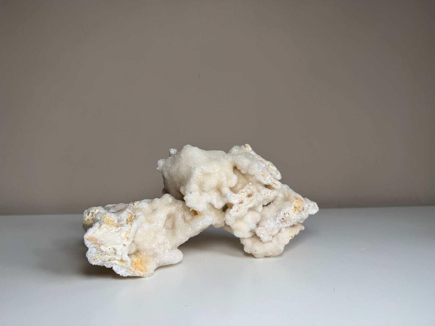 Calciet wit, ruw stuk