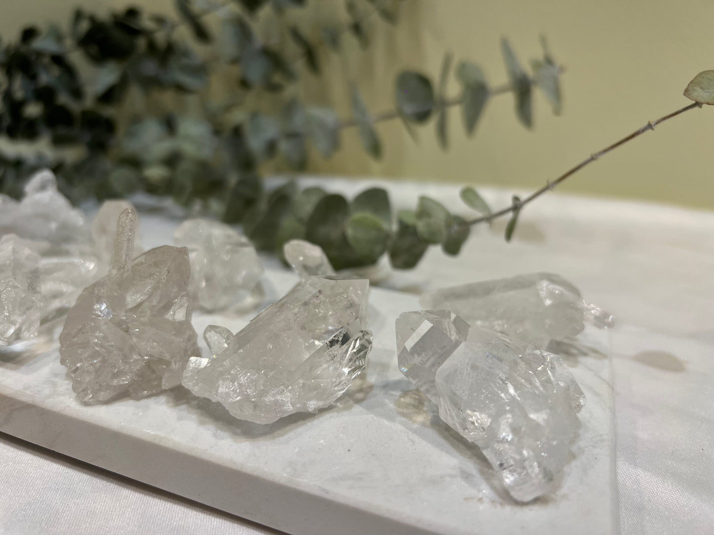 Lemurisch kristal, clusters