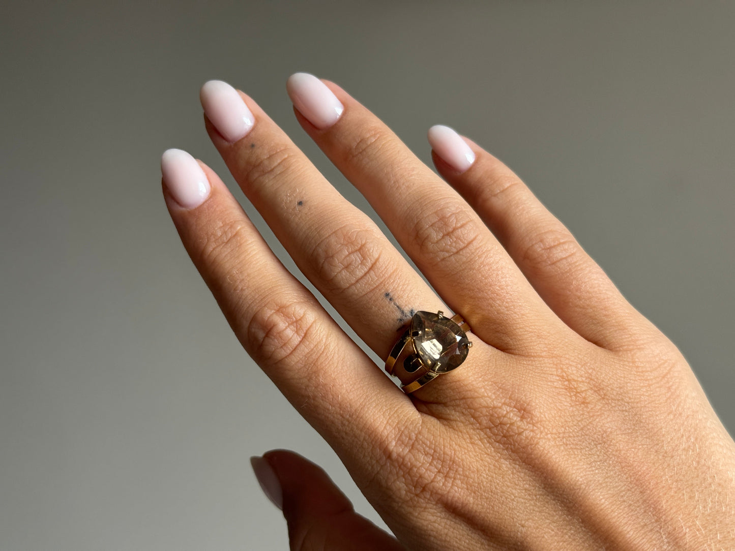 Verstelbare Ring met Rookkwarts – Goud