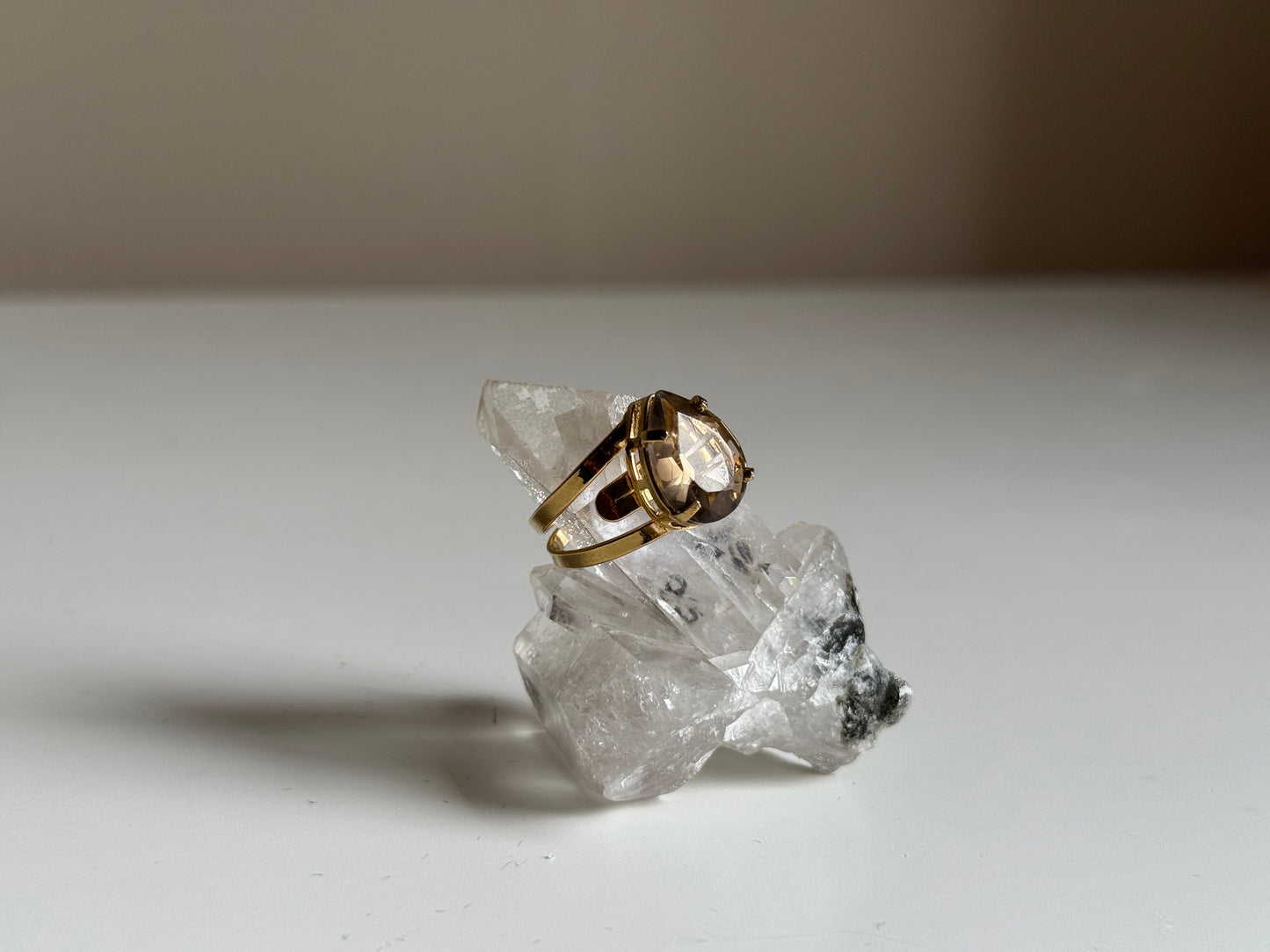 Verstelbare Ring met Rookkwarts – Goud