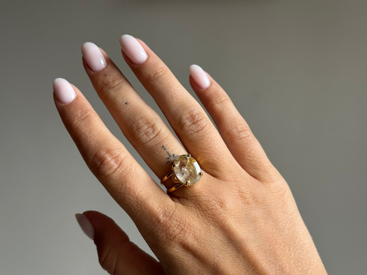 Verstelbare Ring met Rutielkwarts – Goud