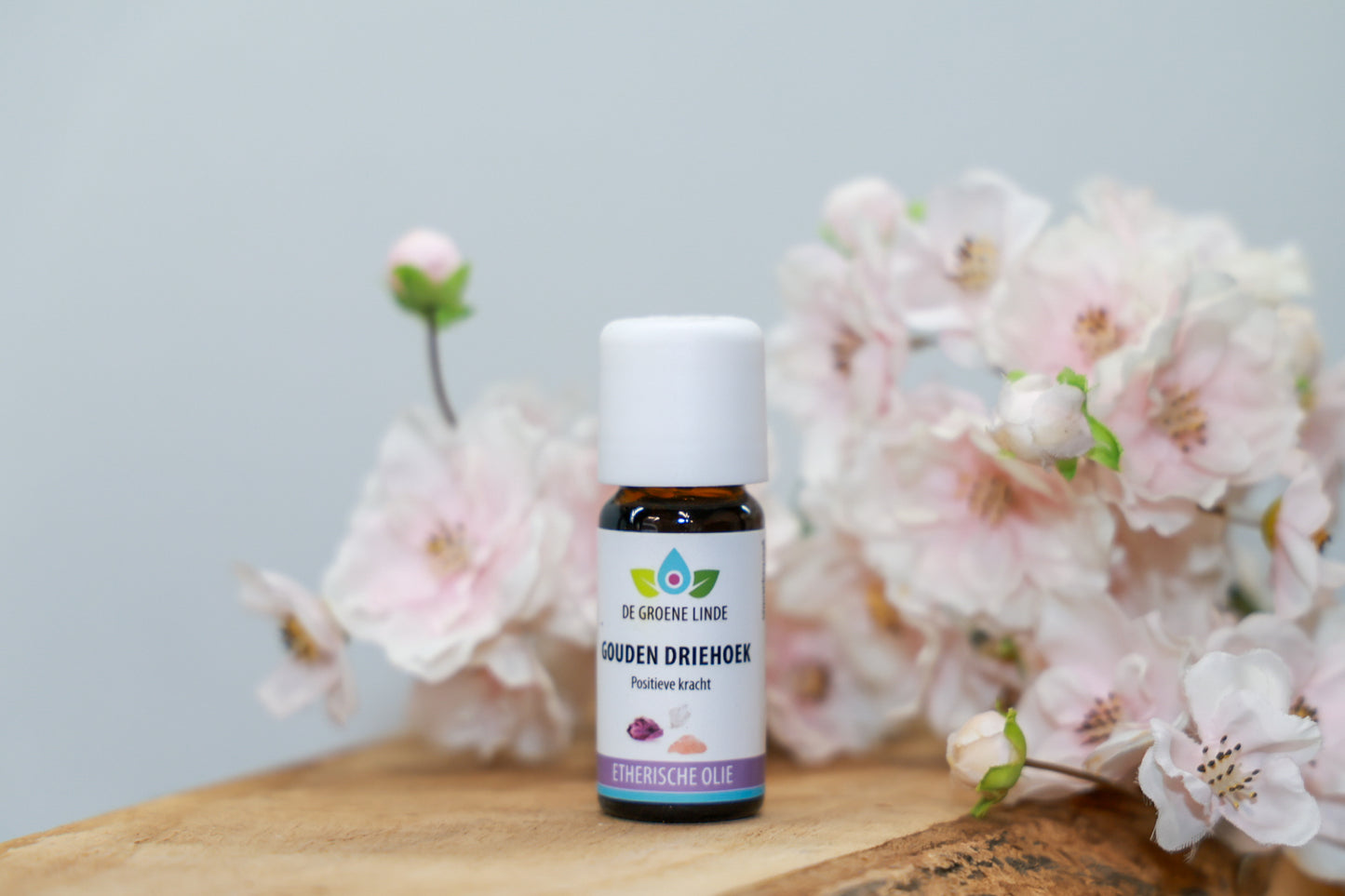 De Groene Linde – Gouden Driehoek etherische olie 10 ml van DIBA, zachte harmoniserende geur met amethist, bergkristal en rozenkwarts