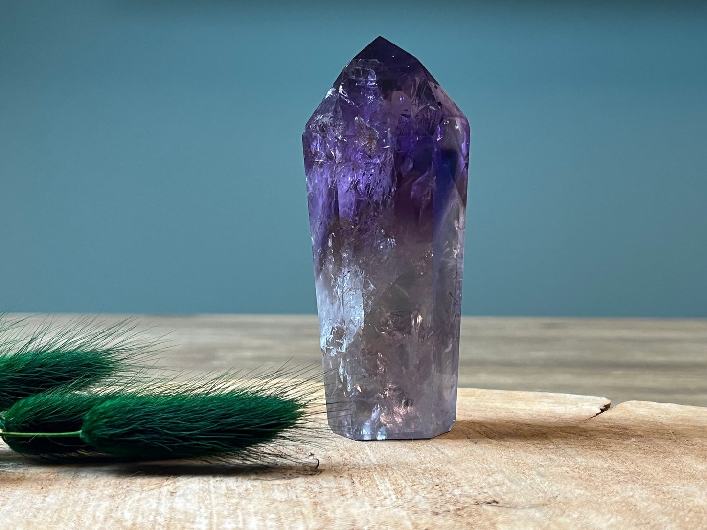 Royal Amethist, obelisk met fantoom