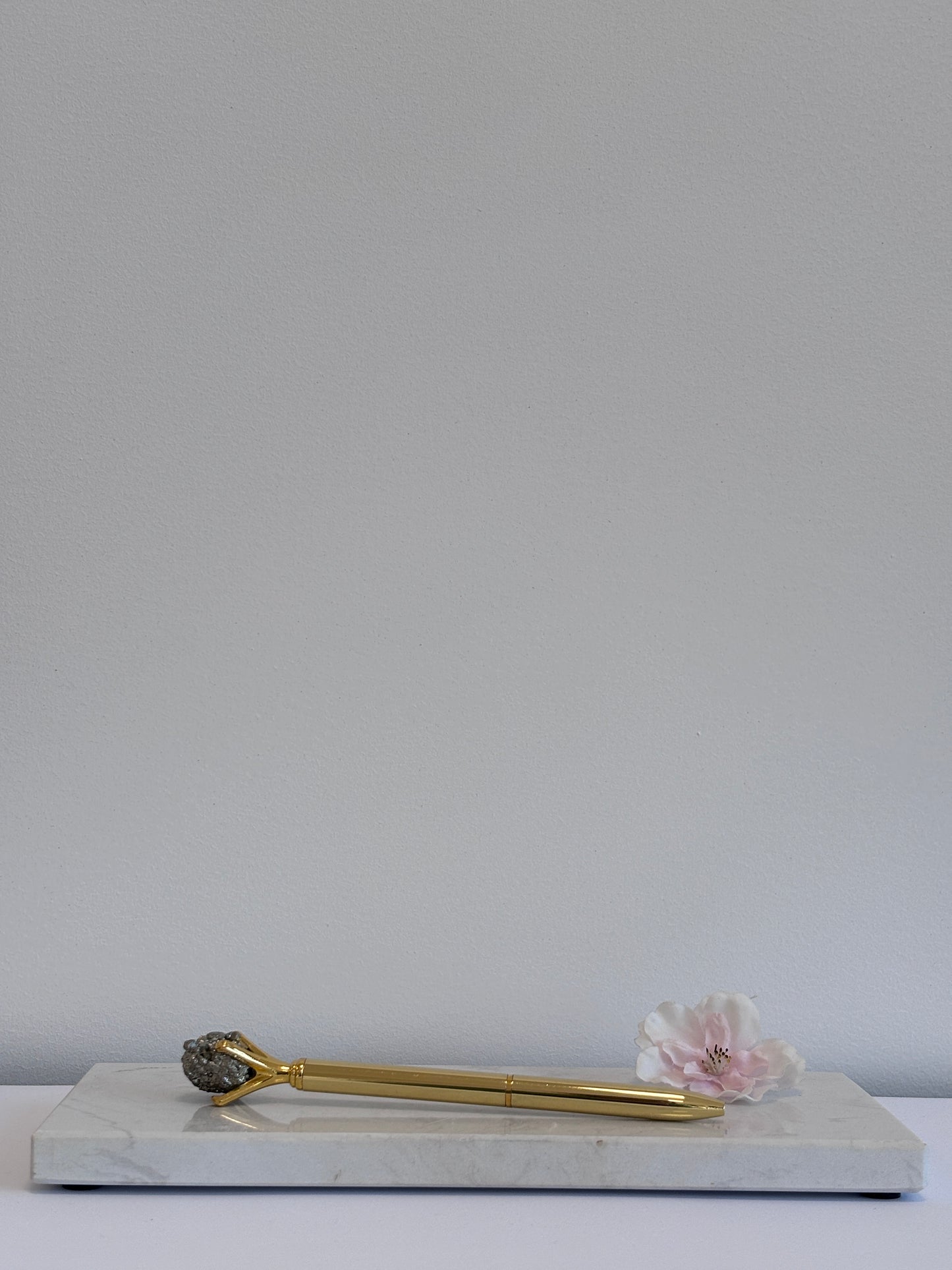 Edelsteen Pen – Rozenkwarts, Amethist, Fluoriet, Bergkristal, Pyriet of Apatiet