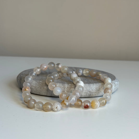 Flower agaat met natuurlijke bloempatronen – zachte steen voor rust en groei