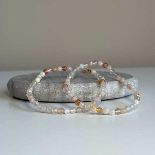 Flower agaat met natuurlijke bloempatronen – zachte steen voor rust en groei