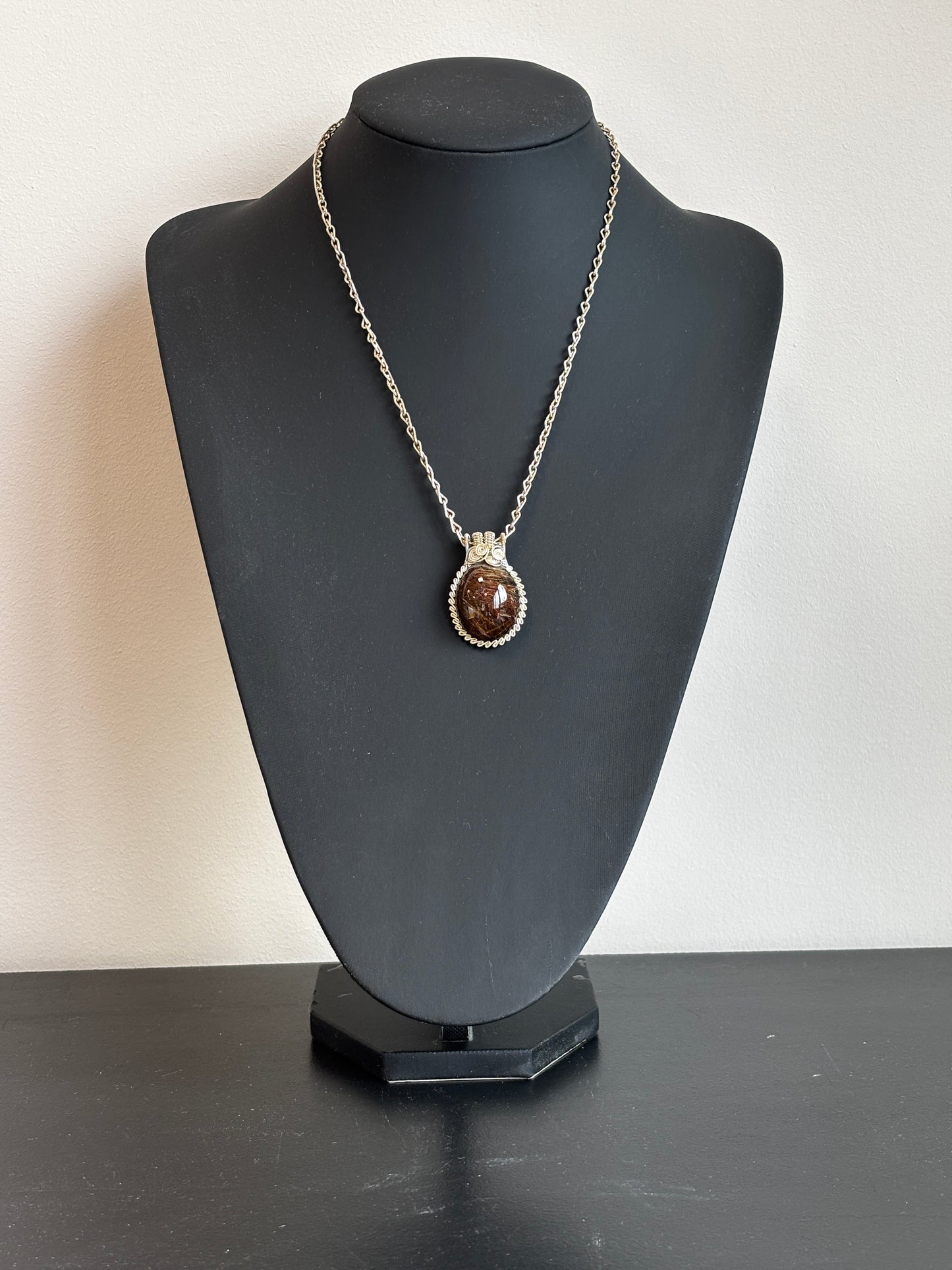 Rutielkwarts, ketting