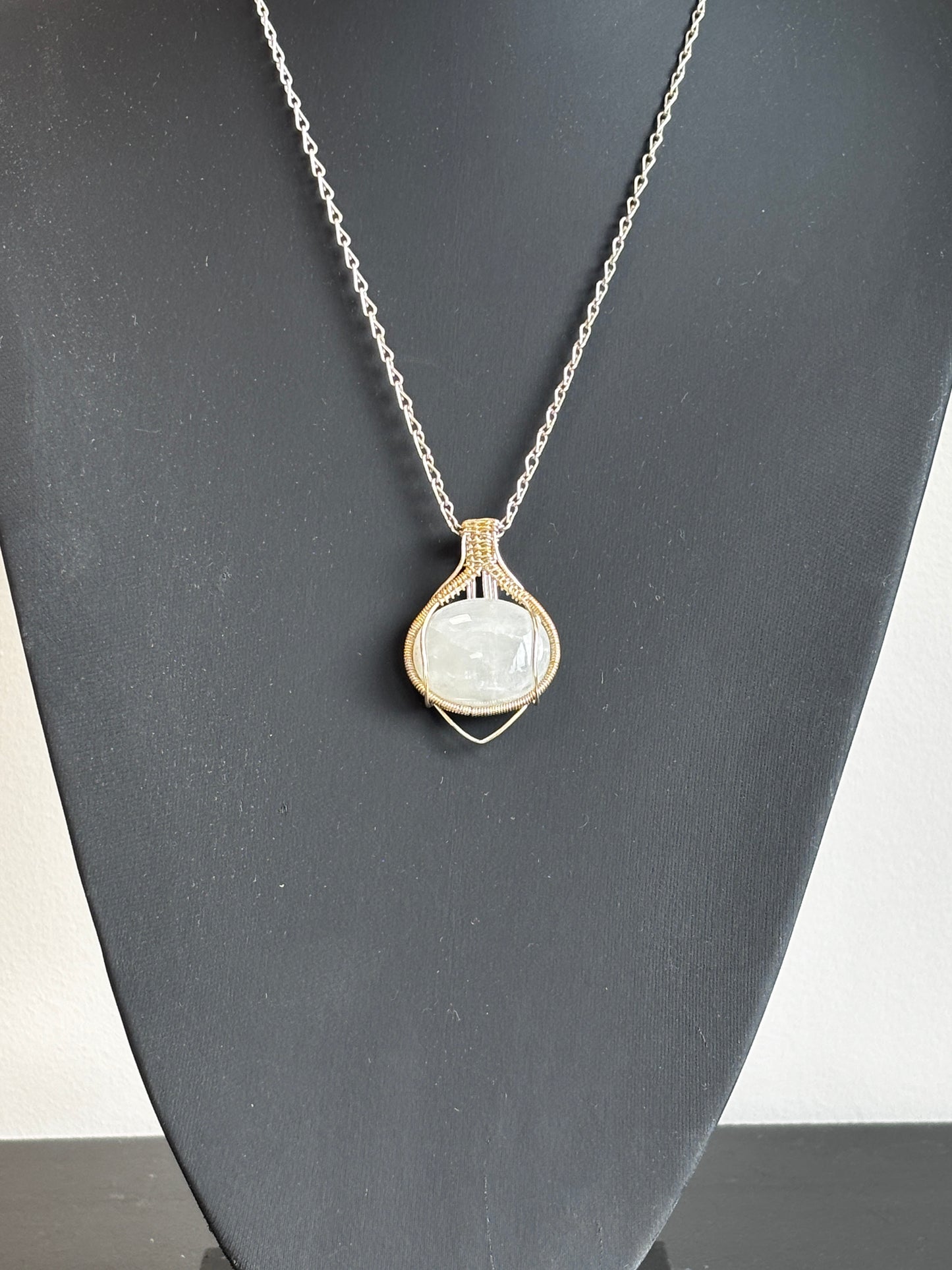 Witte maansteen, ketting