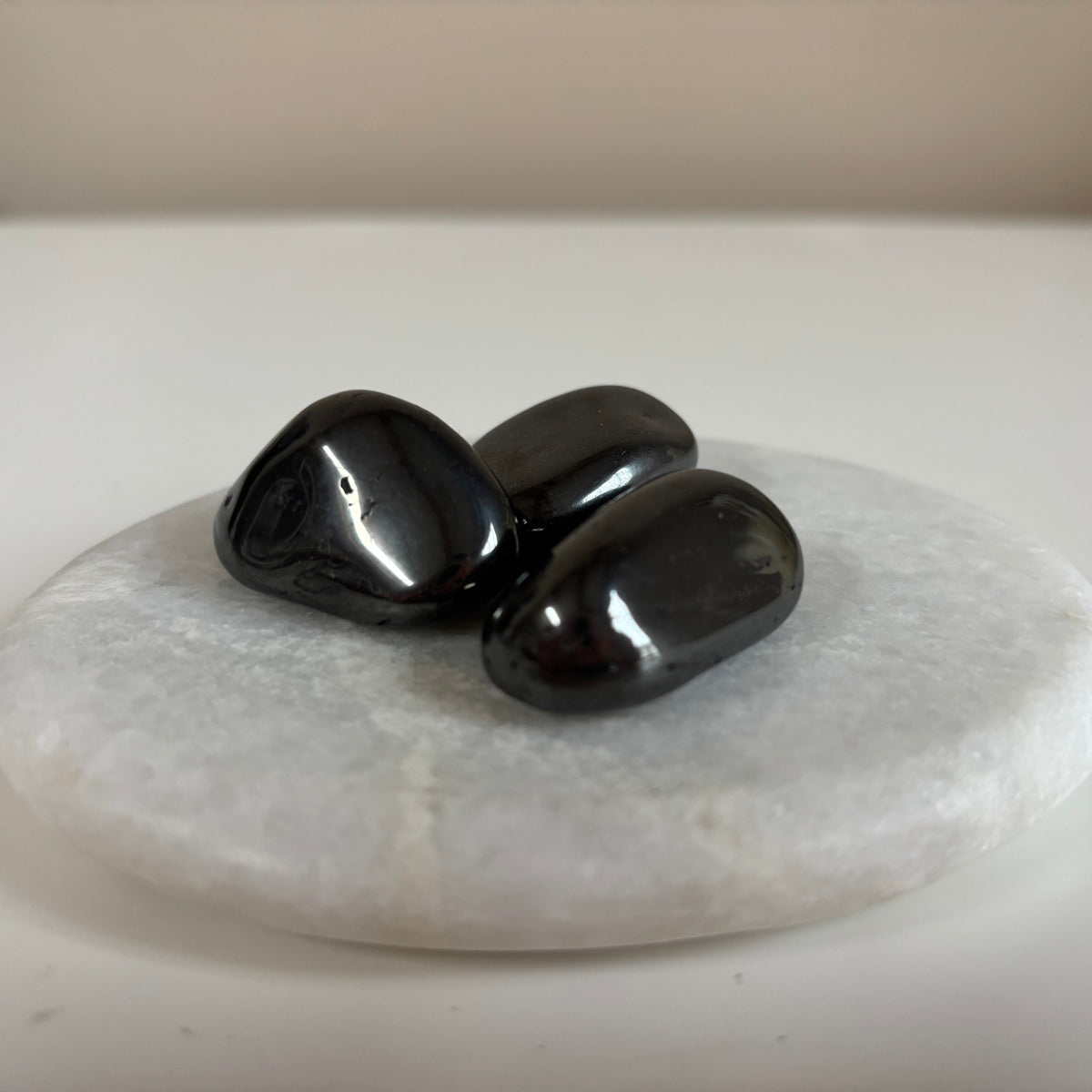 Hematiet trommelstenen - zilver van kleur