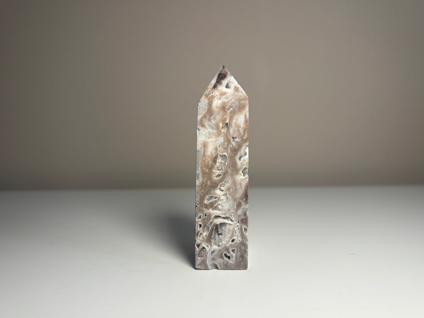 37. Sphaleriet, obelisk