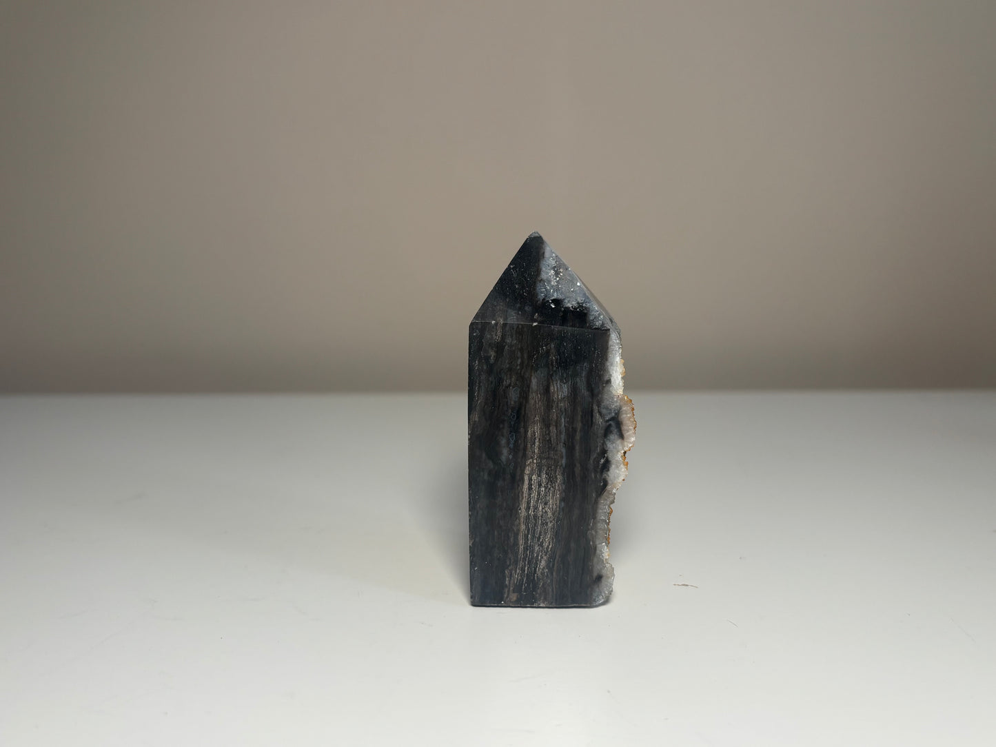 4. Sphaleriet, obelisk