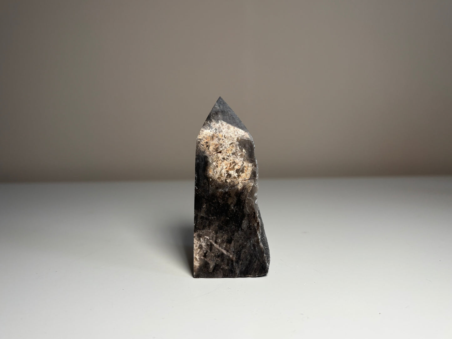 24. Sphaleriet, obelisk